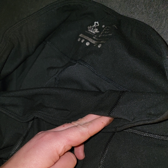 Heathyoga Workout Capri Leggings With Multiple Pockets - XXL - Black - Picture 5 of 7